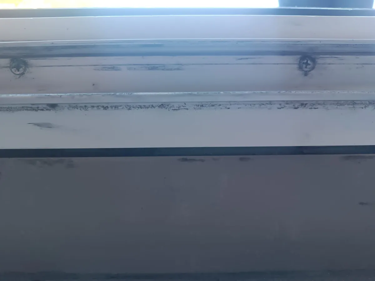 Rail et seuil de menuiserie