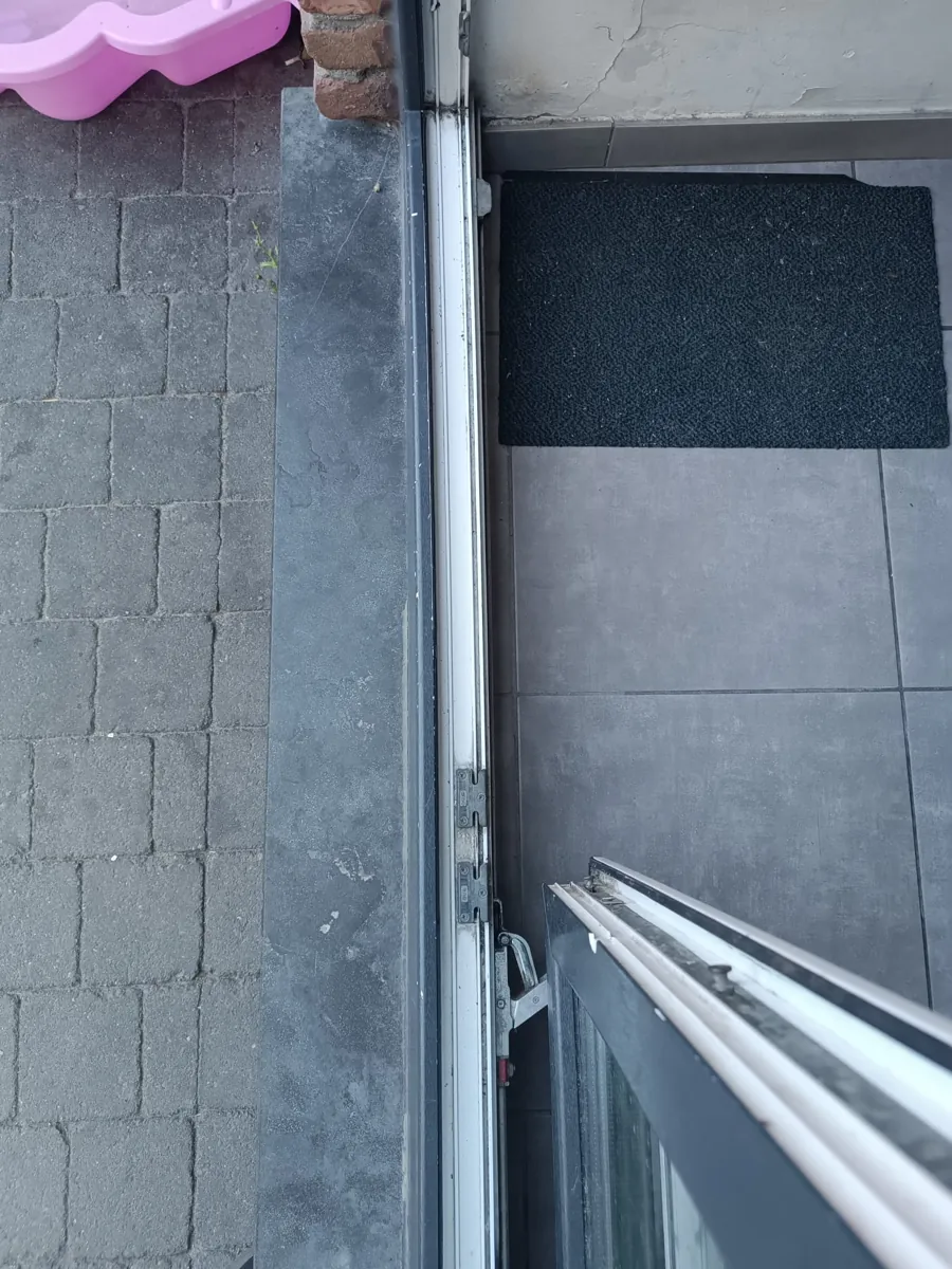 Rail et seuil de menuiserie