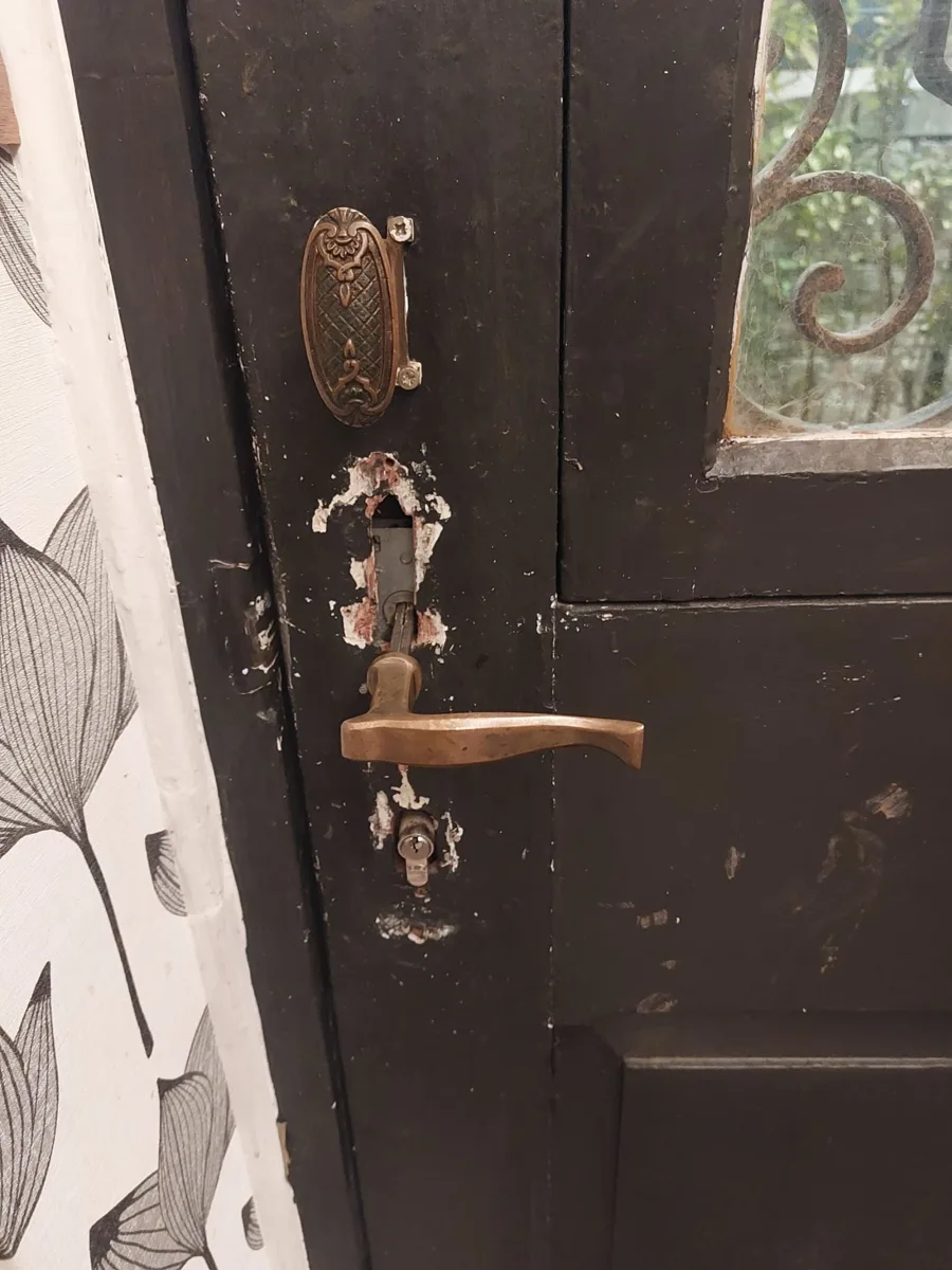 Poignée de fenêtre et fixation